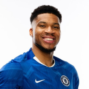 Ο Γιάννης Αντετοκούνμπο επενδύει στην ομάδα γυναικών της Τσέλσι