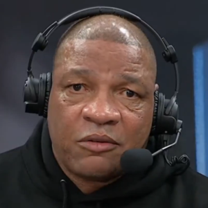 Δεν χάνει την πίστη του ο Ντοκ Ρίβερς: «Θα παίξει ξανά για τους Μπακς ο Γιάννης» (video)