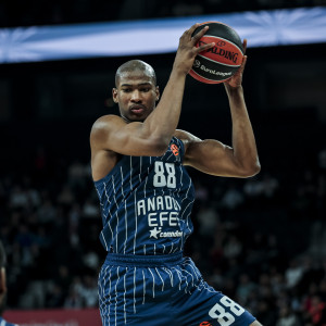 Ο Κάι Τζόουνς γράφει ιστορία στην Euroleague: Η αξεπέραστη στατιστική και η ευστοχία που... τρελαίνει