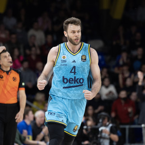 Συνεχίζει το σερί της η Φενέρ, πέρασε από τη Βαρκελώνη