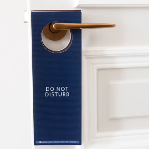 Σκάνδαλο σε μεγάλη ποδοσφαιρική ομάδα - Παντρεμένοι παίκτες καλούσαν γυναίκες σε δωμάτια ξενοδοχείων αντί να κάνουν φυσικοθεραπείες