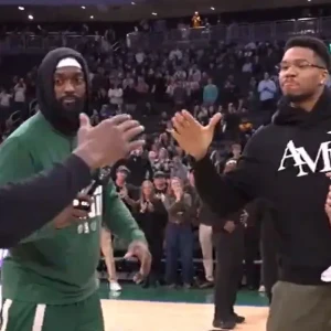 Αποθέωση για τον Γιάννη Αντετοκούνμπο στο Μιλγουόκι: «MVP», φώναζε ο κόσμος (video)