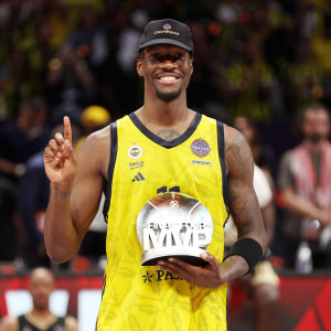 Προς Χάποελ Τελ Αβίβ ο Χέιζ-Ντέιβις λόγω Ιτούδη