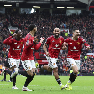 Ασταμάτητη η... ανανεωμένη Γιουνάιτεντ: «Καθάρισε» την Τότεναμ και εδραιώθηκε στην τετράδα της Premier