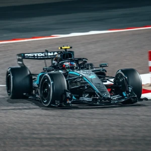 Η Mercedes κυριάρχησε και στις δοκιμές στο Μπαχρέιν - Προβλήματα για τη Ferrari του Χάμιλτον