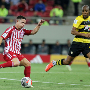 Πειθαρχική δίωξη στον Ποντένσε για τη ρίψη ομπρέλας στην εξέδρα