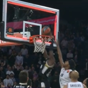 Το «τρελό» φινάλε στην αναμέτρηση της Βιλερμπάν με την Αρμάνι (video)