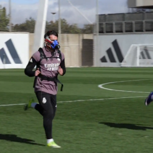 Γιατί οι παίκτες της Ρεάλ κάνουν προπόνηση φορώντας μάσκες; (video)