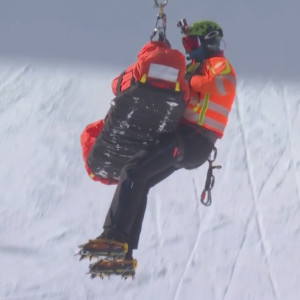Συνεχίζονται οι τραυματισμοί στο σκι - Αθλήτρια αποχώρησε με ελικόπτερο (video)