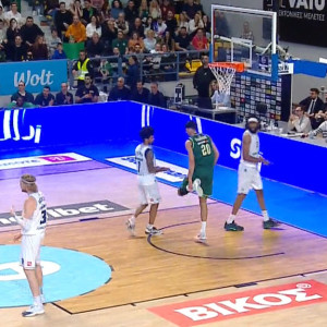 Ο Σαμοντούροβ χτύπησε στον αστράγαλο και σκόραρε κουτσαίνοντας κόντρα στην Καρδίτσα