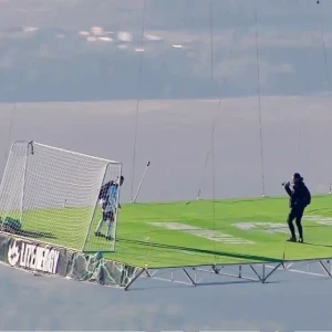 Ένας αγώνας ποδοσφαίρου στα 1.800 μέτρα υψόμετρο - Οι Ρώσοι κατέρριψαν το παγκόσμιο ρεκόρ (video)