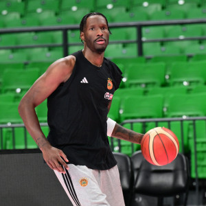 Η «πρώτη» του Χέιζ-Ντέιβις στα πράσινα: Ο Αμερικανός πάτησε glass floor και προπονήθηκε