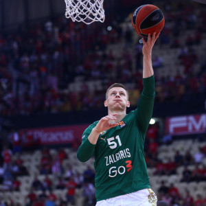 «Νοκ άουτ» για ενάμιση μήνα ο Μπουτκεβίτσιους – Χάνει Ολυμπιακό και Παναθηναϊκό