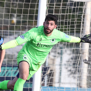 Nτύθηκε... Τρούμπιν ο Θεοδωράκης και έσωσε τον βαθμό για την Μαρκό!