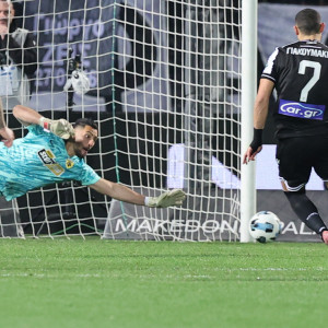 Ο Στρακόσια «κυνηγάει» τον πατέρα του και στέλνει μήνυμα τίτλου