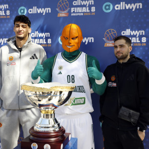Τολιόπουλος σε MrGreen για το τρόπαιο του Allwyn Final Eight: «Μην το ακουμπάς» - Το video του Athletiko