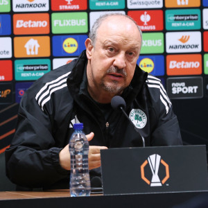 Μπενίτεθ: «Έχουμε μια ευκαιρία, ξέρουμε τι σημαίνουν αυτά τα παιχνίδια για τον Παναθηναϊκό»