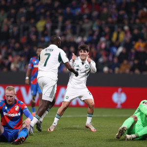 Ο Τεττέη «εκτέλεσε» ξανά την Πλζεν μετά από απίθανο τακουνάκι του Ταμπόρδα (video)