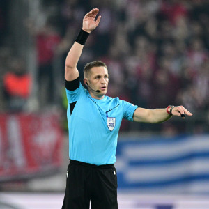 Απρόοπτο στην Αγγλία - Πήγε για την... ανάγκη του την ώρα του αγώνα ο διαιτητής του Γουλβς - Βίλα; (video)