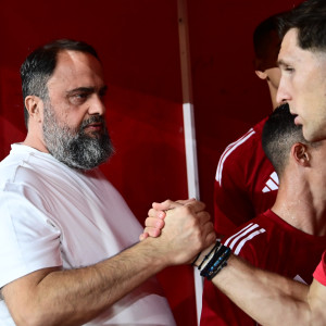 «Ντόπες» από Μαρινάκη σε Μεντιλίμπαρ και παίκτες: «Θέλω πέντε νίκες και πρόκριση - Είστε οι καλύτεροι»