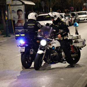 Άγριο ξύλο σε οπαδικό επεισόδιο στο κέντρο της Θεσσαλονίκης