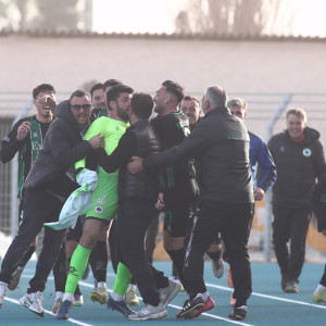 Nτύθηκε... Τρούμπιν ο Θεοδωράκης και έσωσε τον βαθμό για την Μαρκό!