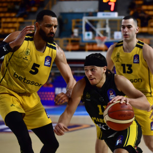 Τα highlights της μεγάλης πρόκρισης του Αμαρουσίου απέναντι στον Άρη (video)