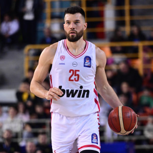 Ξέσπασε ο Πίτερς: «Δεν υπάρχει σεβασμός για την υγεία των παικτών με τα αυτοκόλλητα»