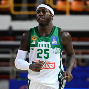 Το δώρο του Ναν που συγκίνησε τη μικρή φίλη του Παναθηναϊκού (video)