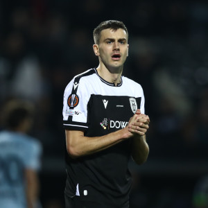 Οι Ολλανδοί αναθεώρησαν για Γερεμέγεφ: Από... παλτό της Τβέντε σε πρωταγωνιστή στο Europa League