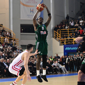 Ο Χέιζ-Ντέιβις την Κυριακή πάτησε Ελλάδα και το Σάββατο ήταν MVP του τελικού Κυπέλλου!