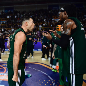 Το ηγετικό τετ α τετ του Σλούκα με τον Χολμς μετά τον Κολοσσό: “Εμπιστεύσου μας”