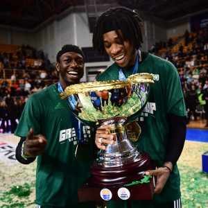 Το «We Won» των γονιών του Χολμς έφτασε μέχρι τα αποδυτήρια του Παναθηναϊκού (video)