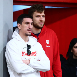 Απ' το αεροδρόμιο και πάλι στο γήπεδο: Βεζένκοφ, Λαρεντζάκης και Νετζήπογλου πήγαν στο ΣΕΦ