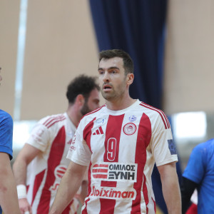 Με άνετη νίκη ο Ολυμπιακός «έκλεισε» την 17η αγωνιστική της Handball Premier και καταδιώκει την ΑΕΚ