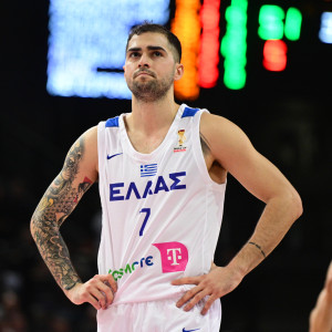 Η Εθνική γνώρισε την πρώτη της ήττα στα προκριματικά σε δραματικό ματς κόντρα στο Μαυροβούνιο