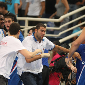 Μπούρου-Bourou: Ο Γιάννης Μπουρούσης μιλάει για το ξύλο στο φιλικό της Ελλάδας με τη Σερβία το 2010 (video)