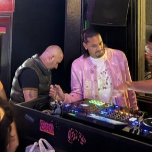 Τερματοφύλακας της Premier League άφησε τα γάντια και έγινε... dj μετά τον αγώνα της ομάδας του (photo)