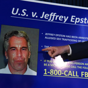 Εμπλεκόμενο πρόσωπο στην υπόθεση Έπσταϊν επηρεάζει παίκτες όπως ο Ναν, ο Γκραντ και ο Σαμπόνις