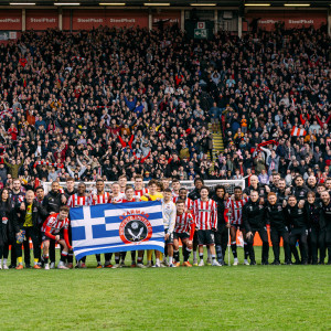 Η Σέφιλντ Γιουνάιτεντ κέρδισε κι υποβίβασε τη συμπολίτισσα Γουένσντεϊ με ξεχωριστή αφιέρωση στον Μπάλντοκ
