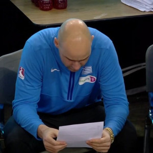 Η μελέτη ποτέ δε σταματάει: Ο Σπανούλη διαβάζει προσεκτικά τη στατιστική στο Ελλάδα - Μαυροβούνιο