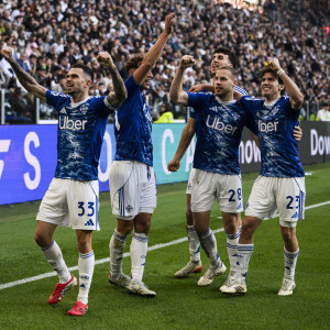 Η φοβερή Κόμο «άλωσε» την έδρα της Γιουβέντους και βλέπει τετράδα