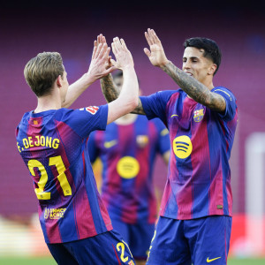 Η Μπαρτσελόνα «άνοιξε» το δώρο της Ρεάλ και πάτησε ξανά κορυφή