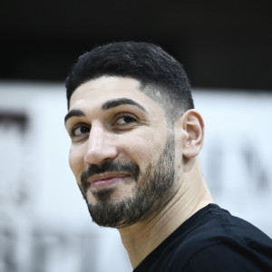 Το «Ευχαριστώ» του Ενές Καντέρ Φρίντομ στην Ελλάδα, μετά την παρουσίαση του βιβλίου του