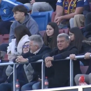 Ο Λαπόρτα τραγούδησε σύνθημα κατά της Ρεάλ: «Όποιος δεν… πηδάει είναι Madridista» (video)