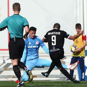 Ο Μάντζης ανοίγει το σκορ για την Καλαμάτα στον Ρέντη κόντρα στον Ολυμπιακό Β (video)