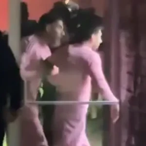 Ο Μέσι προσπάθησε να μπουκάρει στα αποδυτήρια των διαιτητών - Τον σταμάτησε ο Σουάρεζ (video)