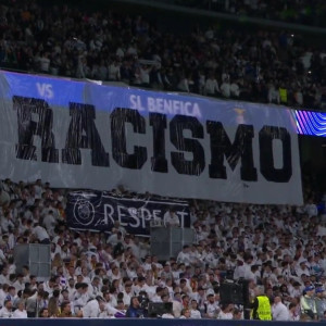 Πανό κατά του ρατσισμού στο «Μπερναμπέου» πριν το Ρεάλ Μαδρίτης-Μπενφίκα (video)