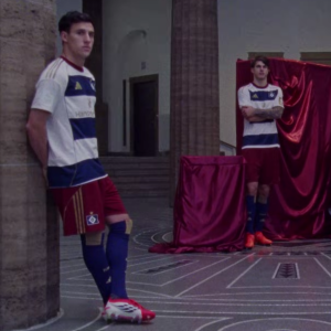 Αυτό δεν έχει ξανασυμβεί: Το Αμβούργο βγάζει φανέλες με 465 ονόματα παικτών - Ο λόγος