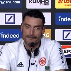 Ο Άλμπερτ Ριέρα διάλεξε τον αγαπημένο του προπονητή - Τι είπε για Μπενίτεθ